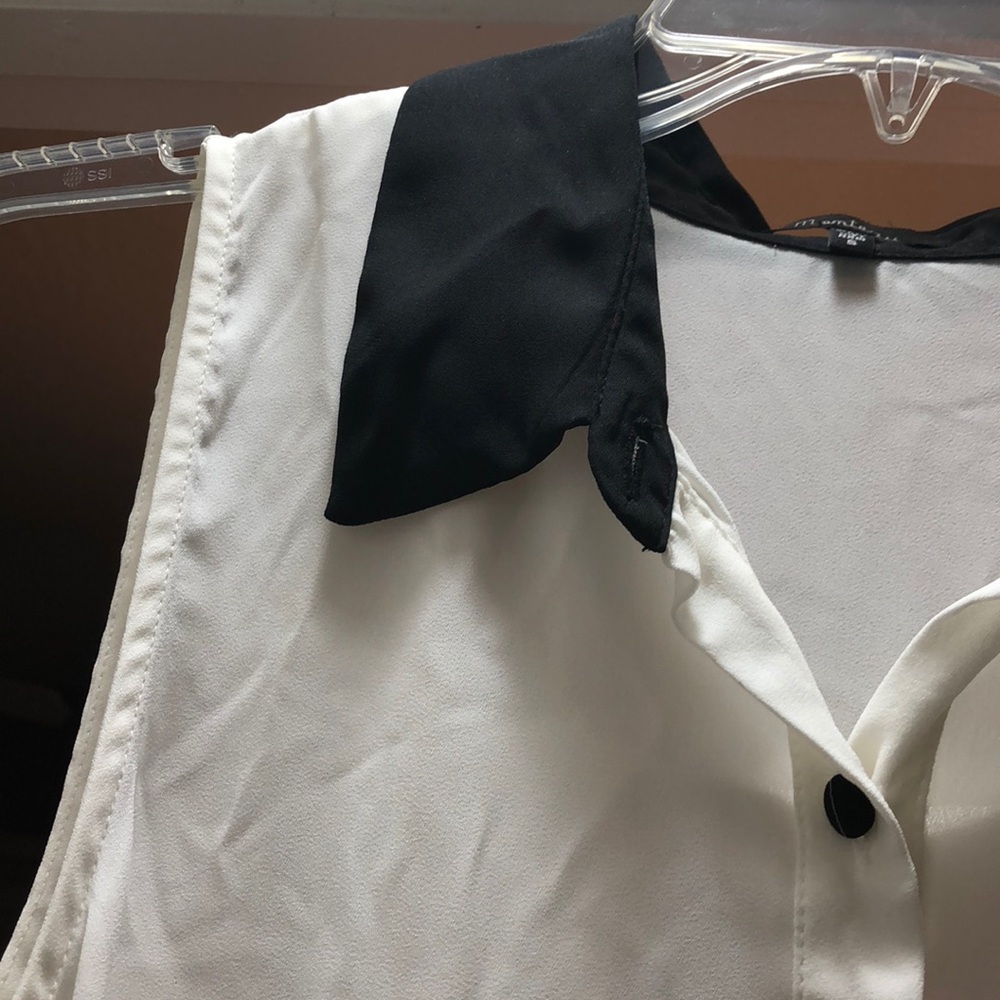 Collard button down top - Picture 2 of 2